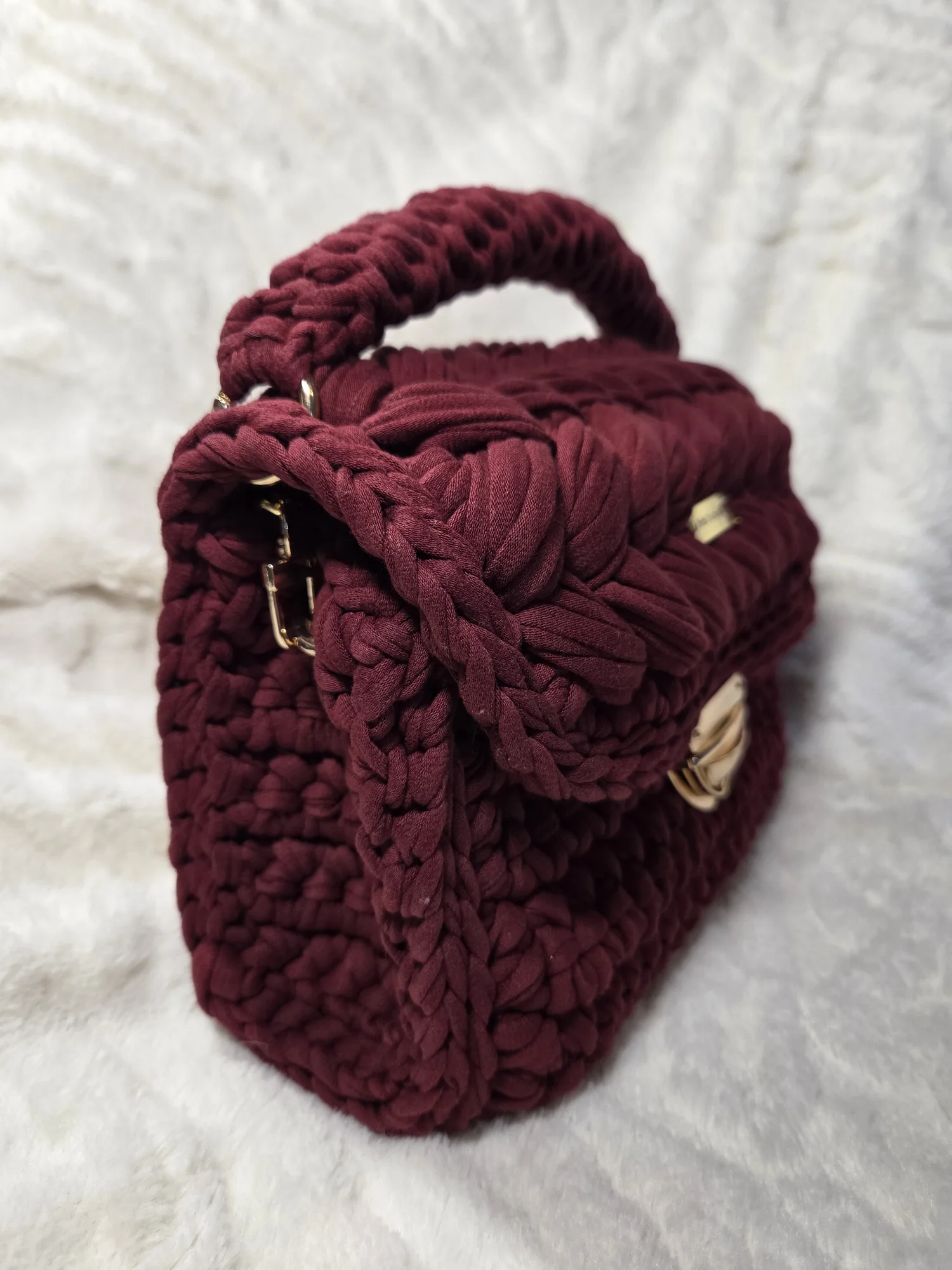 Sac Nina bordeaux vu de côté