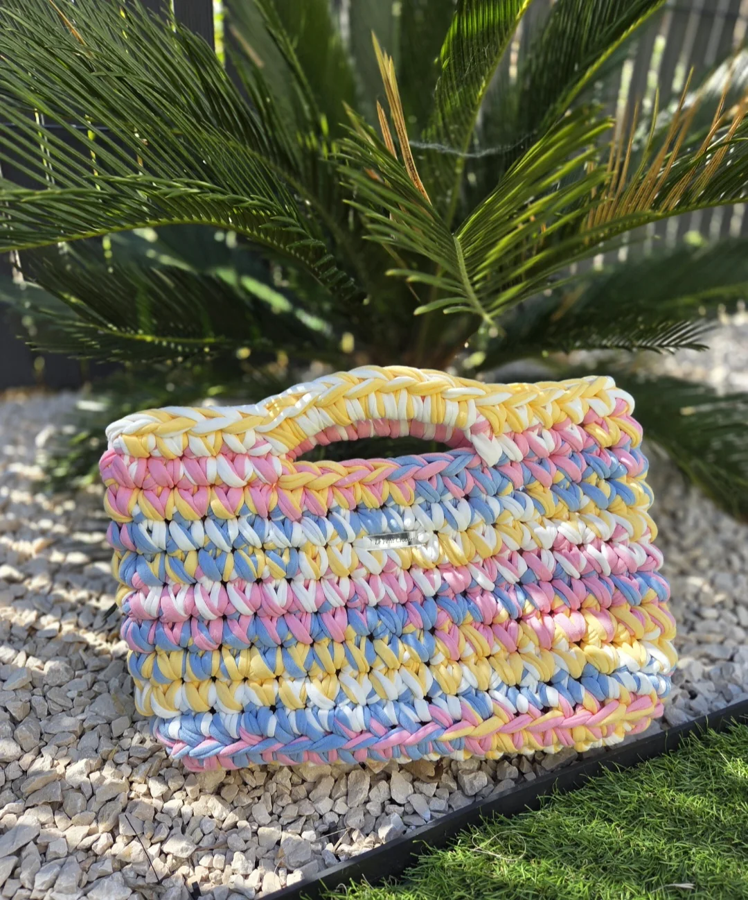 Sac Malia au crochet, pièce unique Berlingot : mouchetis jaune clair, rose pâle, bleu ciel et blanc